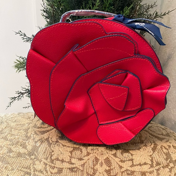 NWT Vera Bradley Disney  Limited Edition Beauty and The Beast Rose Cosmetic Bag - Picture 12 of 12